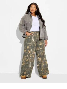 Wild Fable Women's Edgy Grunge Wide Leg Utility Camo Mid Rise Pants Size L NWT